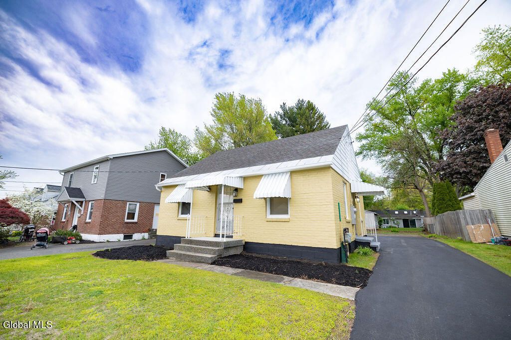 1782 Fiero Avenue, Rotterdam, NY 12303
