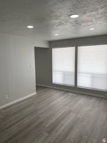 4803 S 350 E, Washington Terrace, UT 84405