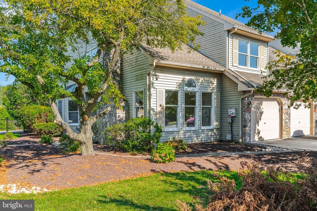 7611 BRANDYWINE CIR, Trexlertown, PA 18087