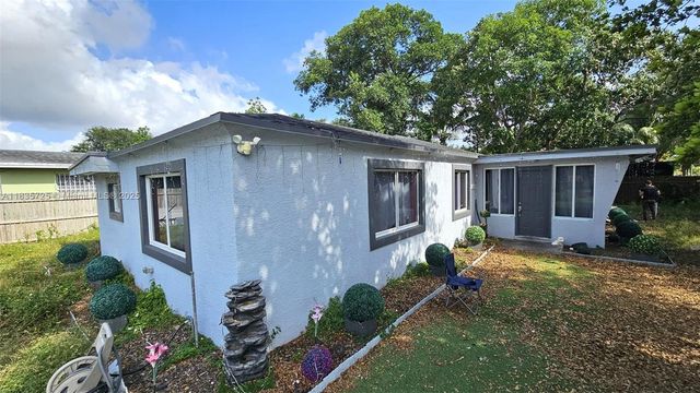 16200 NE 3rd Ave, Miami, FL 33162