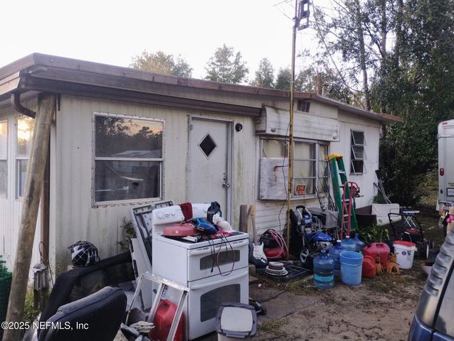 104 SHIRLEY Street, Interlachen, FL 32148