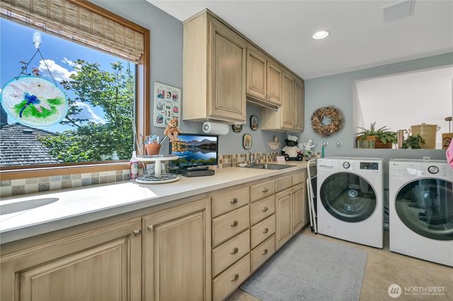 24332 140th Avenue SE, Kent, WA 98042