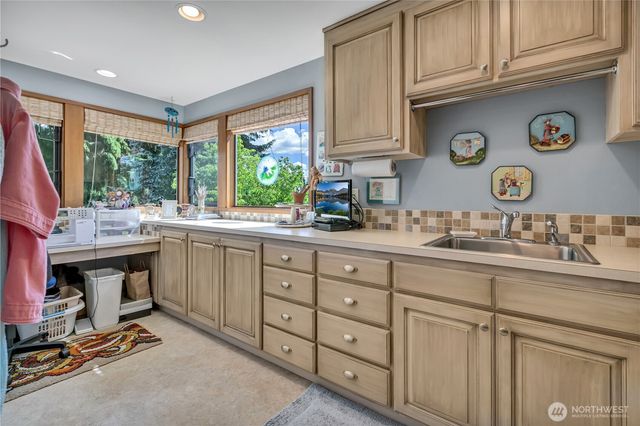 24332 140th Avenue SE, Kent, WA 98042