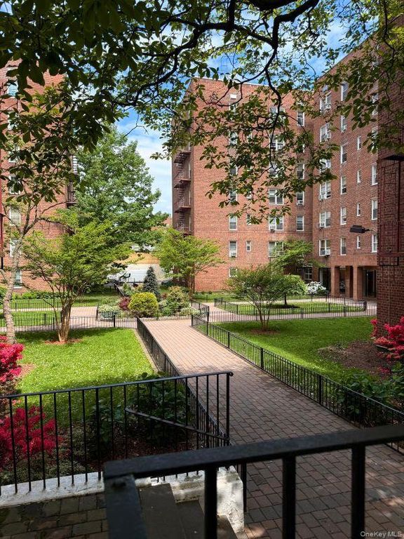105-37 65th Avenue 6E, Forest Hills, NY 11375