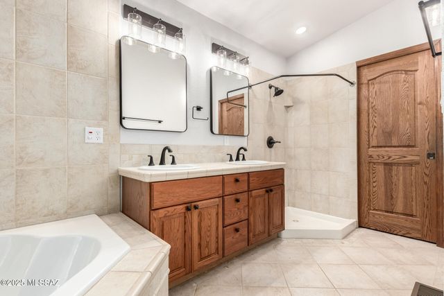 8943 S Emerald Lane, Hereford, AZ 85615