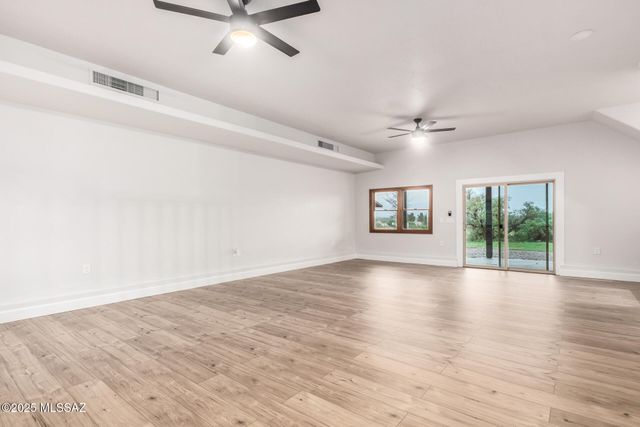 8943 S Emerald Lane, Hereford, AZ 85615