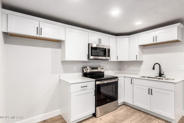 8943 S Emerald Lane, Hereford, AZ 85615