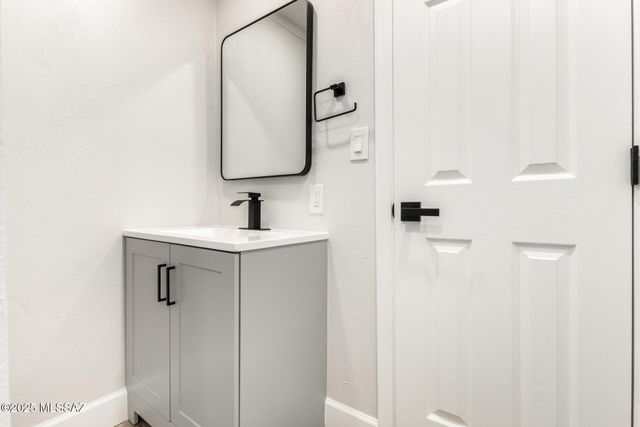 8943 S Emerald Lane, Hereford, AZ 85615