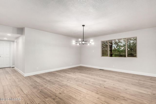 8943 S Emerald Lane, Hereford, AZ 85615