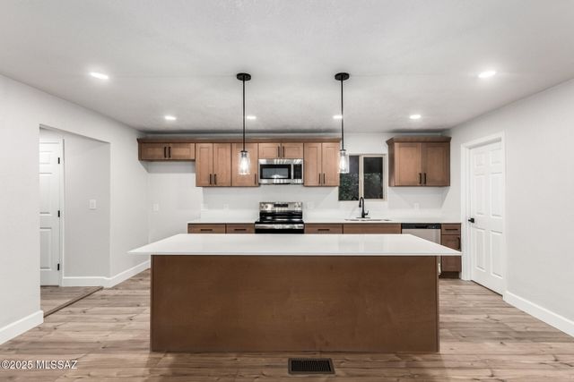 8943 S Emerald Lane, Hereford, AZ 85615