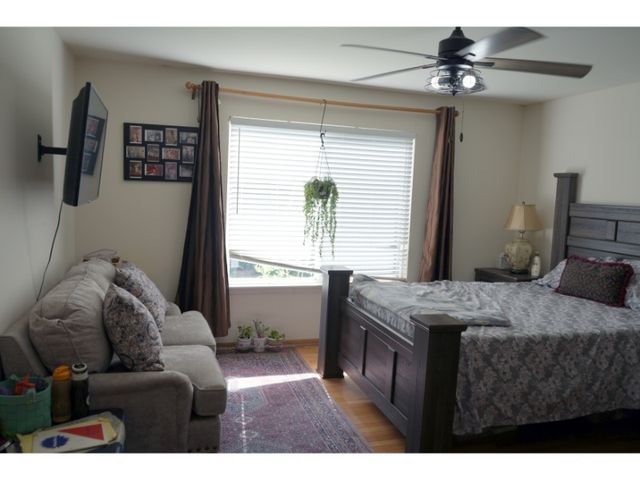 127 W AMBERlEY Drive, Round Lake, IL 60073