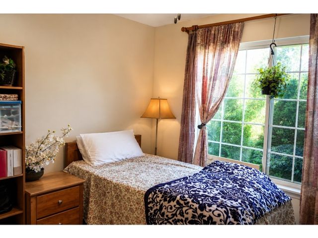 127 W AMBERlEY Drive, Round Lake, IL 60073