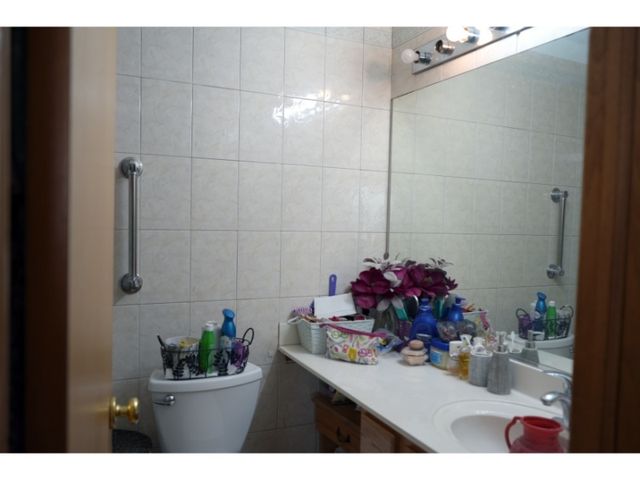 127 W AMBERlEY Drive, Round Lake, IL 60073