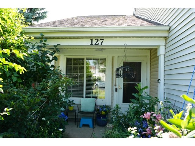 127 W AMBERlEY Drive, Round Lake, IL 60073