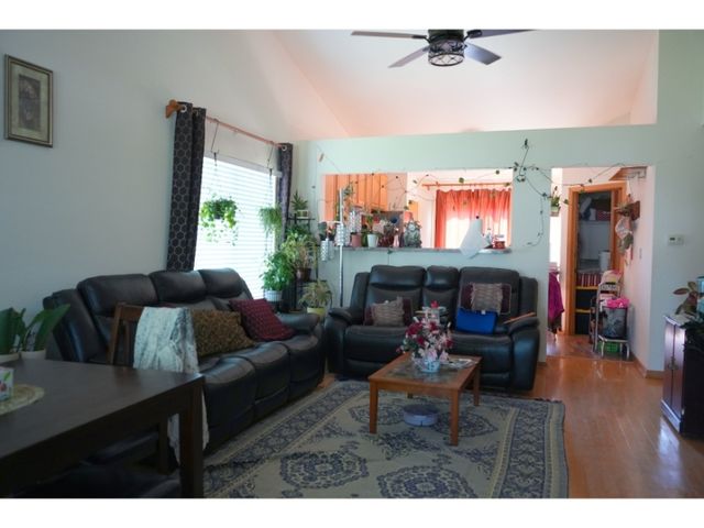 127 W AMBERlEY Drive, Round Lake, IL 60073
