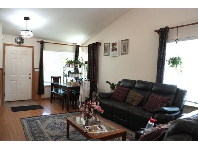 127 W AMBERlEY Drive, Round Lake, IL 60073
