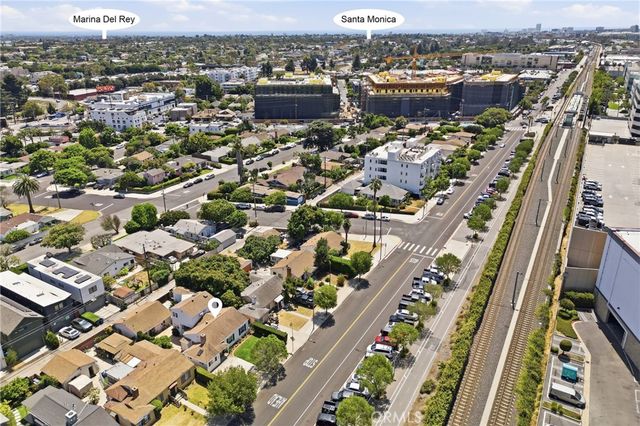 11822 Exposition Boulevard, Los Angeles, CA 90064