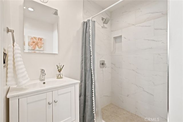 11822 Exposition Boulevard, Los Angeles, CA 90064