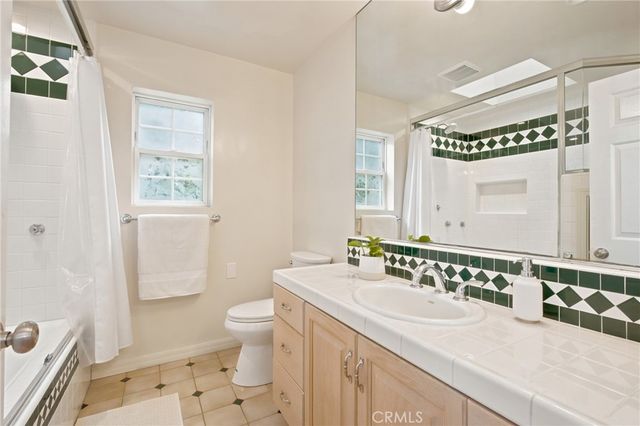11822 Exposition Boulevard, Los Angeles, CA 90064