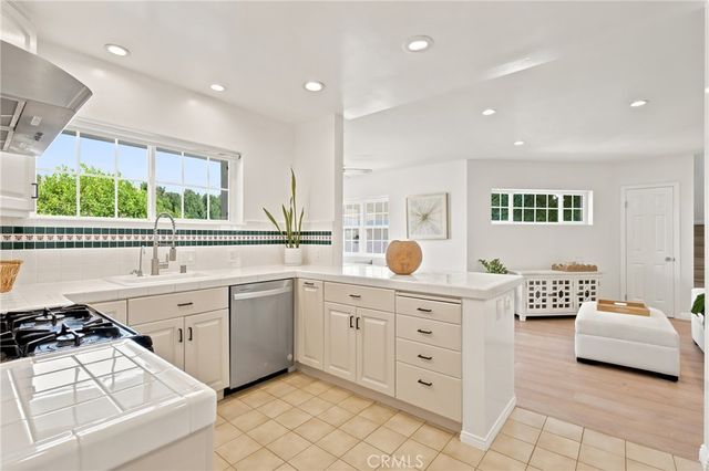 11822 Exposition Boulevard, Los Angeles, CA 90064