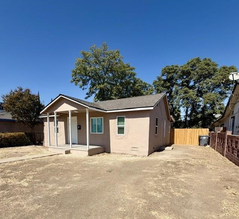 Image 2 of property listing at 416 Colusa Avenue, Chowchilla, CA 93610