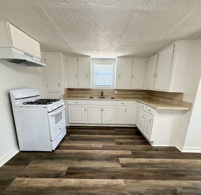 Image 3 of property listing at 416 Colusa Avenue, Chowchilla, CA 93610