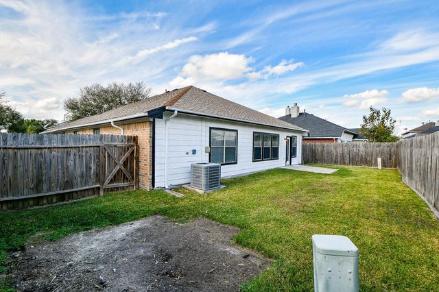 16343 Dryberry Court, Houston, TX 77083