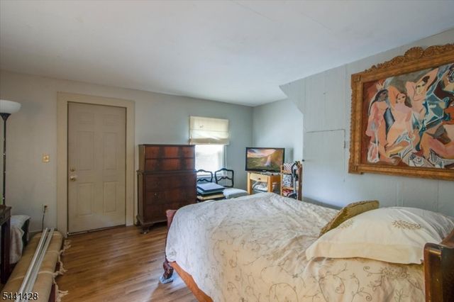 87 Main St, Andover Boro, NJ 07821