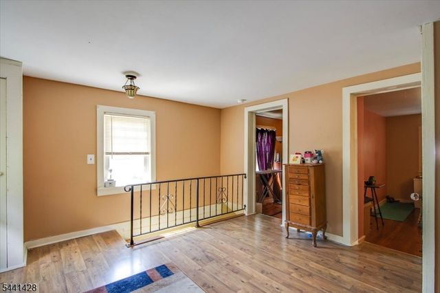 87 Main St, Andover Boro, NJ 07821