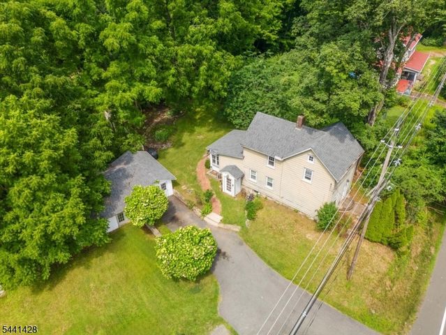 87 Main St, Andover Boro, NJ 07821