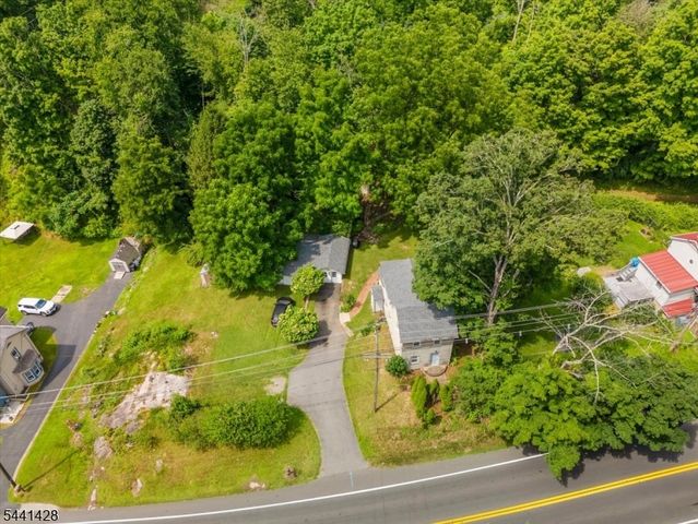 87 Main St, Andover Boro, NJ 07821