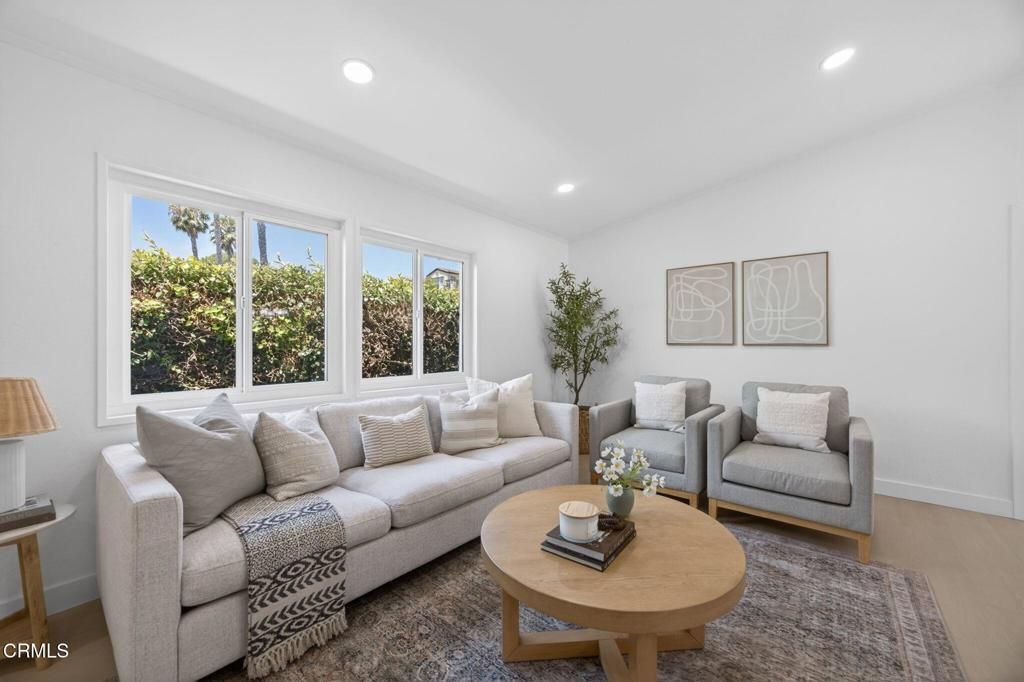 Image 10 of property listing at 397 Hupa Street, Ventura, CA 93001