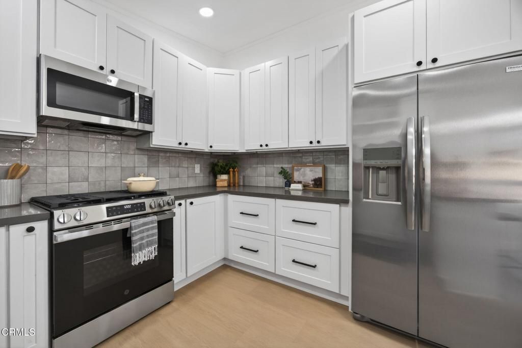 Image 15 of property listing at 397 Hupa Street, Ventura, CA 93001