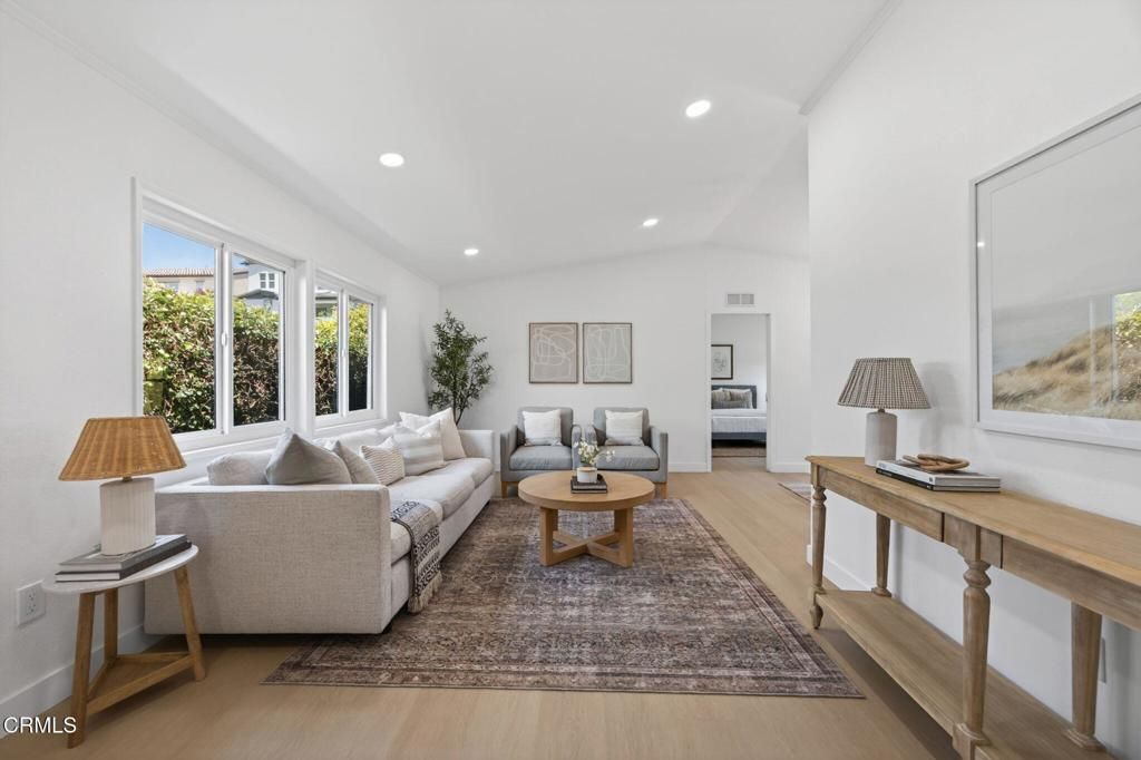 Image 2 of property listing at 397 Hupa Street, Ventura, CA 93001