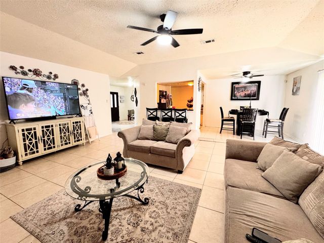 19811 Bellaw Woods Drive, Humble, TX 77338