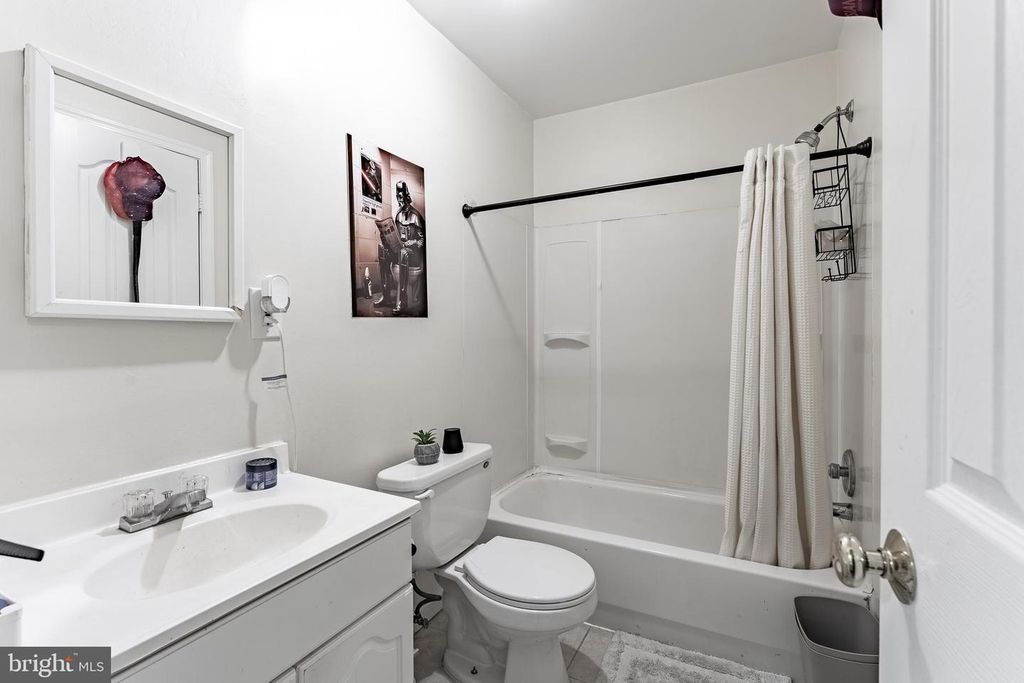 4178 ASHMERE CIR, Dumfries, VA 22025
