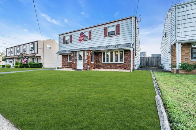 140 Camelot Drive, Port Reading, NJ 07064