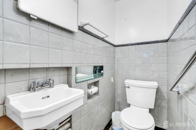 140 Camelot Drive, Port Reading, NJ 07064