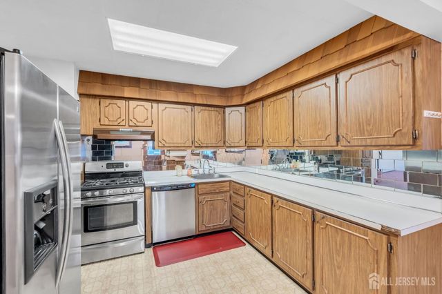 140 Camelot Drive, Port Reading, NJ 07064
