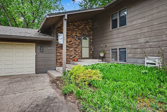 16011 3rd Street N, Lakeland, MN 55043