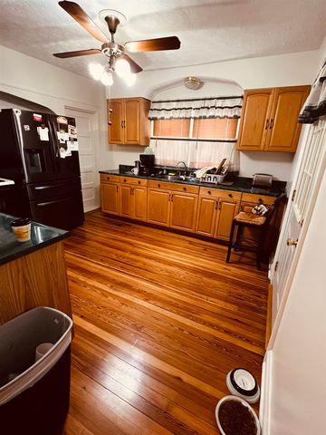 2721 S Staunton Road, Huntington, WV 25702