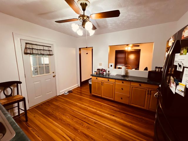 2721 S Staunton Road, Huntington, WV 25702