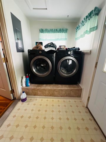 2721 S Staunton Road, Huntington, WV 25702