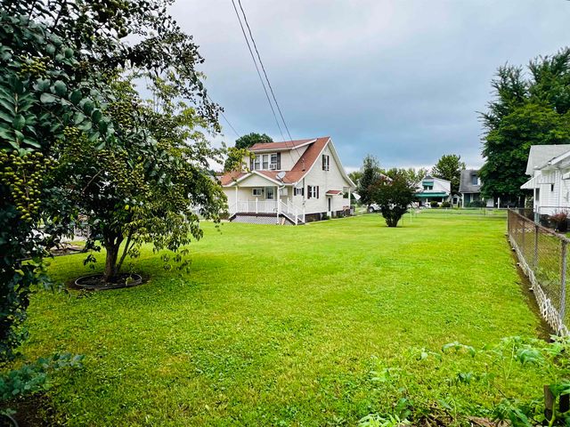 2721 S Staunton Road, Huntington, WV 25702