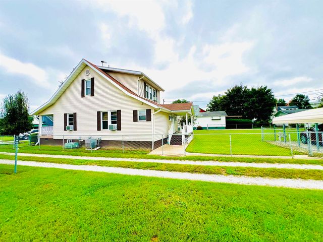 2721 S Staunton Road, Huntington, WV 25702