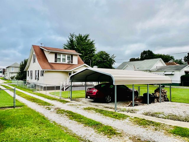 2721 S Staunton Road, Huntington, WV 25702