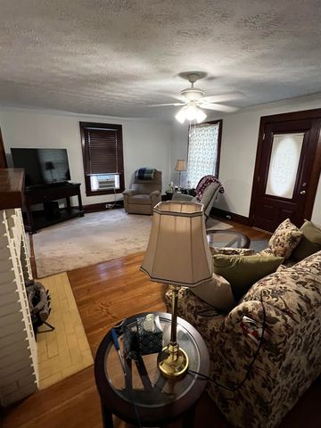 2721 S Staunton Road, Huntington, WV 25702