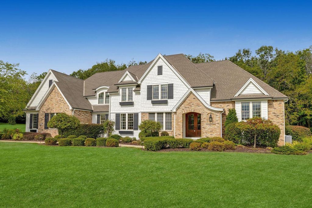 2455 Mound Zion Woods COURT, Brookfield, WI 53005