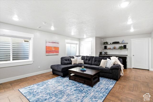 1105 W 250 N, Clearfield, UT 84015