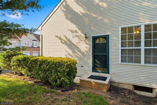 9 Gallop Ln, Franklin Twp., NJ 08873